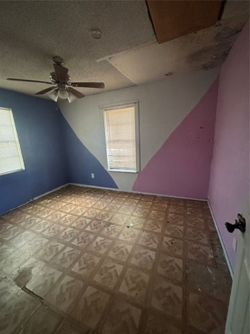 918 Local Vista Drive, Dallas, TX 75217