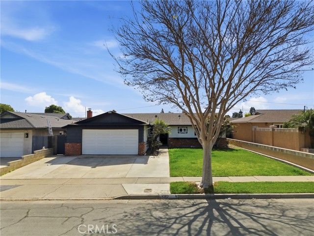 8282 Noble Circle, Huntington Beach, CA 92647