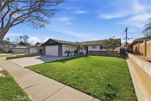 8282 Noble Circle, Huntington Beach, CA 92647