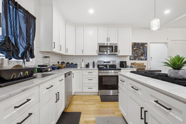 3 Oakhurst St, Boston, MA 02124