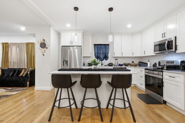 3 Oakhurst St, Boston, MA 02124