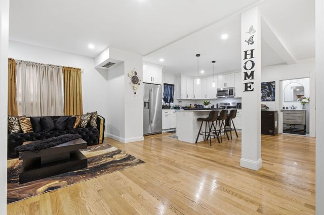 3 Oakhurst St, Boston, MA 02124