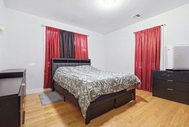 3 Oakhurst St, Boston, MA 02124