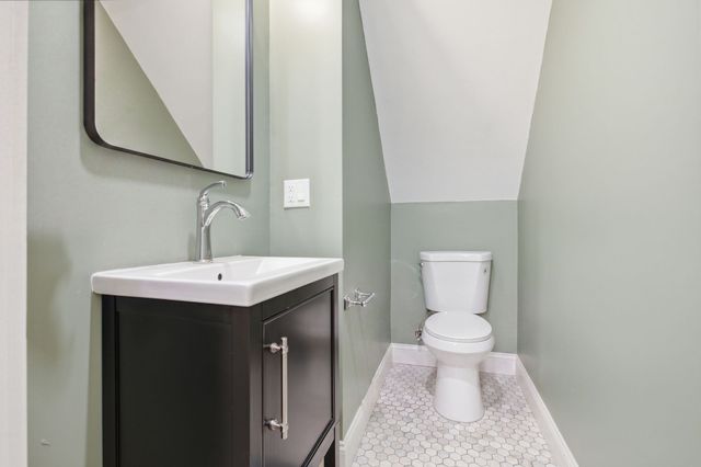 3 Oakhurst St, Boston, MA 02124