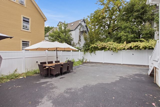 3 Oakhurst St, Boston, MA 02124