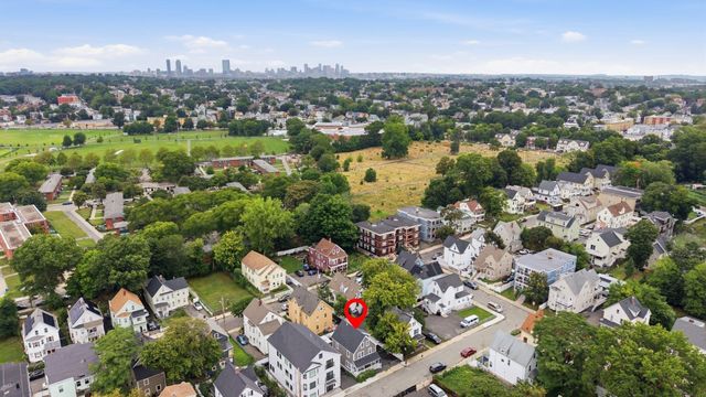 3 Oakhurst St, Boston, MA 02124