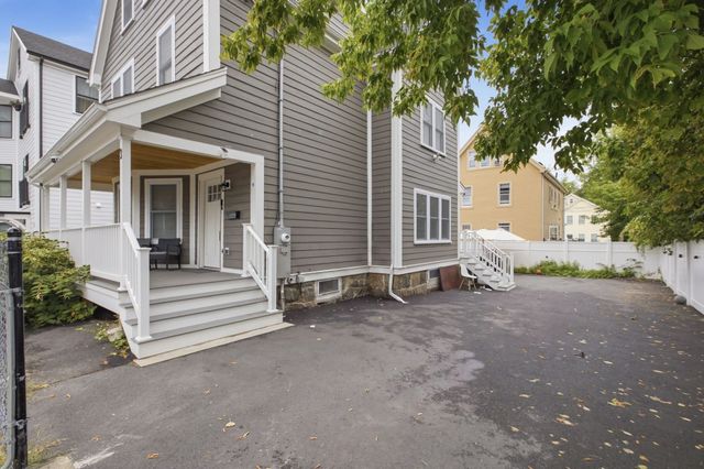 3 Oakhurst St, Boston, MA 02124