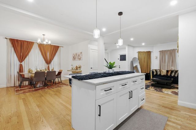 3 Oakhurst St, Boston, MA 02124