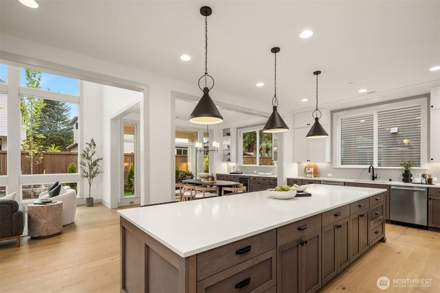 7301 152nd Avenue NE, Redmond, WA 98052