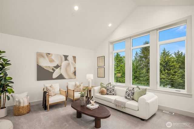 7301 152nd Avenue NE, Redmond, WA 98052