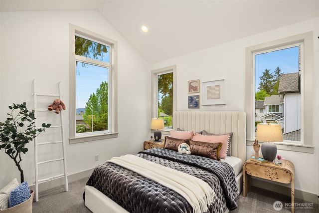 7301 152nd Avenue NE, Redmond, WA 98052