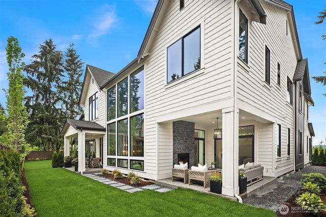 7301 152nd Avenue NE, Redmond, WA 98052