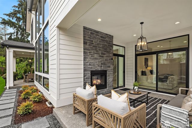 7301 152nd Avenue NE, Redmond, WA 98052