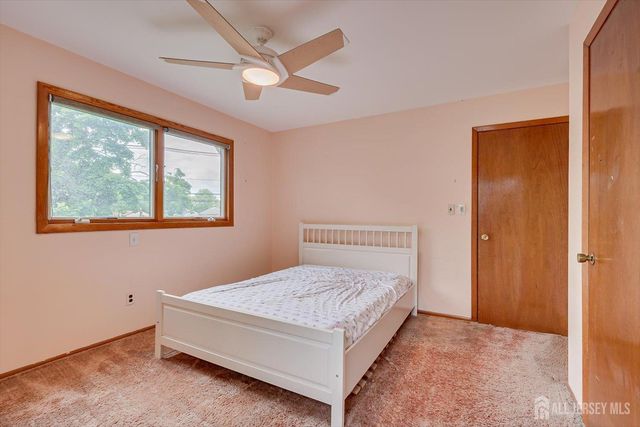 688 Grove Avenue, Edison, NJ 08820