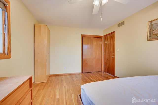688 Grove Avenue, Edison, NJ 08820
