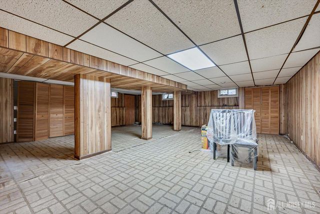688 Grove Avenue, Edison, NJ 08820