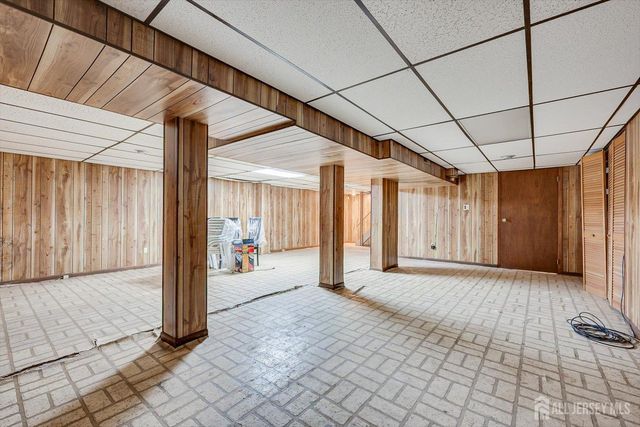 688 Grove Avenue, Edison, NJ 08820