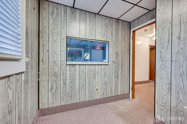 688 Grove Avenue, Edison, NJ 08820