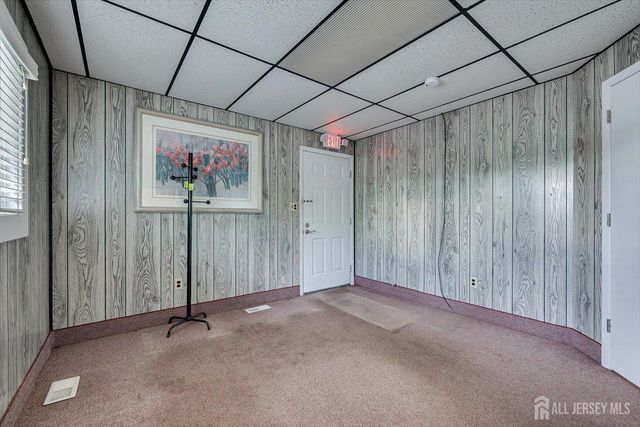 688 Grove Avenue, Edison, NJ 08820
