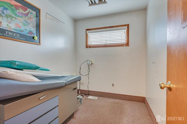 688 Grove Avenue, Edison, NJ 08820