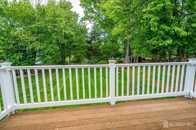 688 Grove Avenue, Edison, NJ 08820