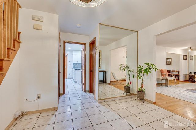 688 Grove Avenue, Edison, NJ 08820