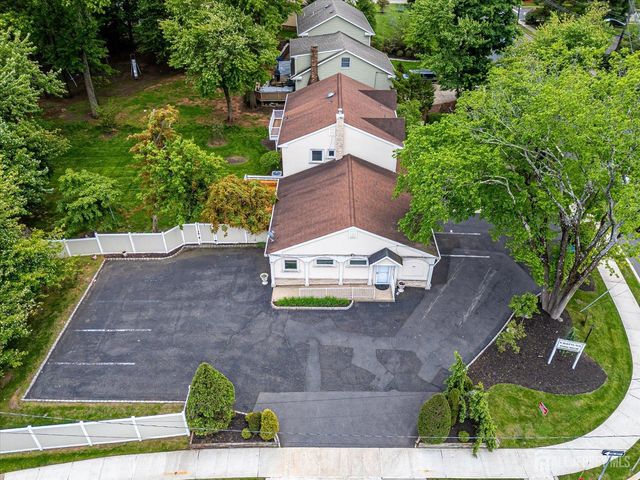688 Grove Avenue, Edison, NJ 08820