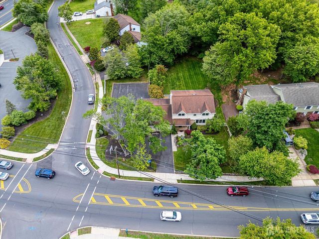688 Grove Avenue, Edison, NJ 08820