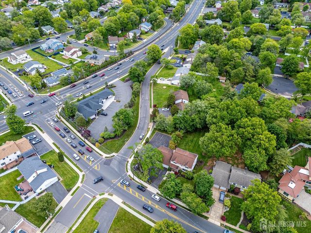 688 Grove Avenue, Edison, NJ 08820