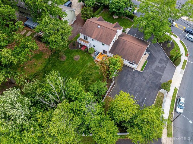 688 Grove Avenue, Edison, NJ 08820