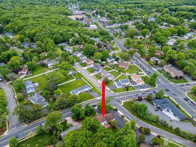 688 Grove Avenue, Edison, NJ 08820