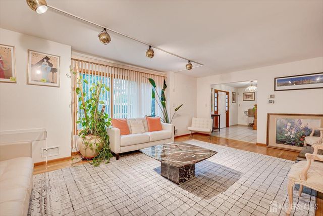 688 Grove Avenue, Edison, NJ 08820