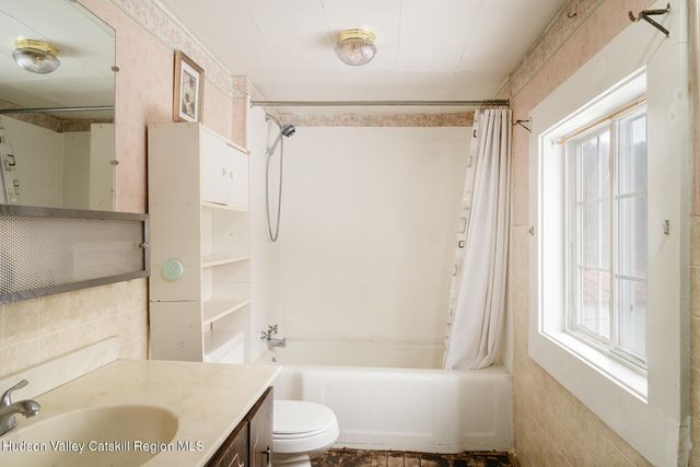 1291 New York 23, Craryville, NY 12521