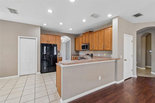 8718 SANDY PLAINS DRIVE, Riverview, FL 33578