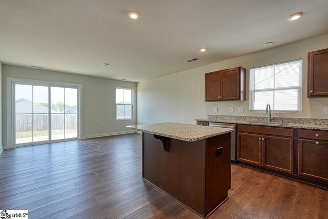 917 Blue Willow Court, Spartanburg, SC 29302