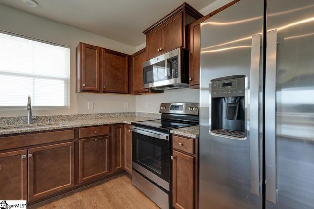 917 Blue Willow Court, Spartanburg, SC 29302