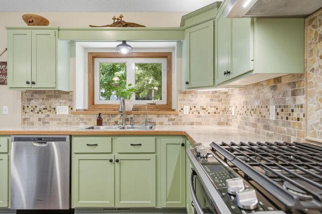 5604 Lone Oak Drive, Savage, MN 55378