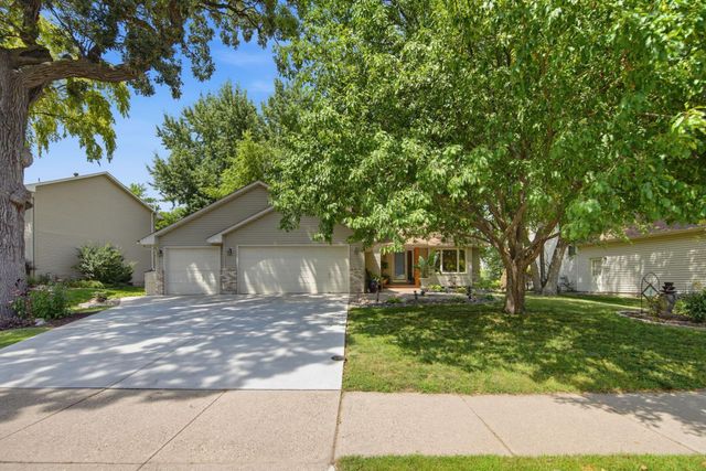 5604 Lone Oak Drive, Savage, MN 55378