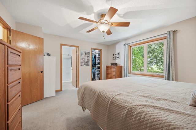5604 Lone Oak Drive, Savage, MN 55378