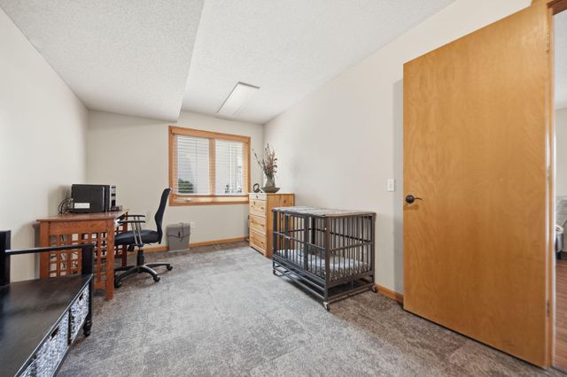 5604 Lone Oak Drive, Savage, MN 55378