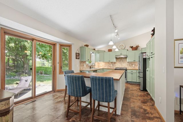 5604 Lone Oak Drive, Savage, MN 55378