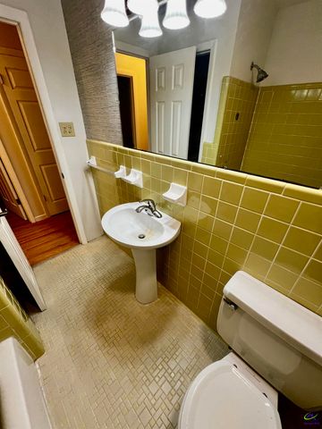 422 Carolina Avenue, Warner Robins, GA 31093