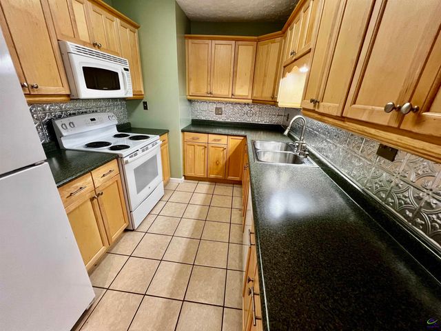 422 Carolina Avenue, Warner Robins, GA 31093