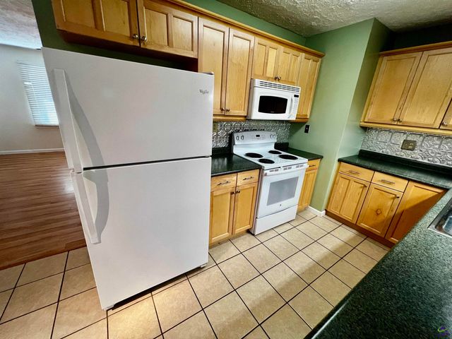 422 Carolina Avenue, Warner Robins, GA 31093