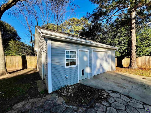 422 Carolina Avenue, Warner Robins, GA 31093