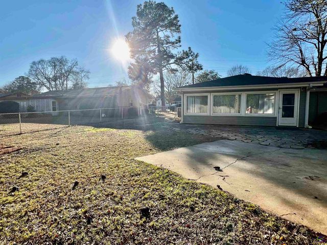 422 Carolina Avenue, Warner Robins, GA 31093