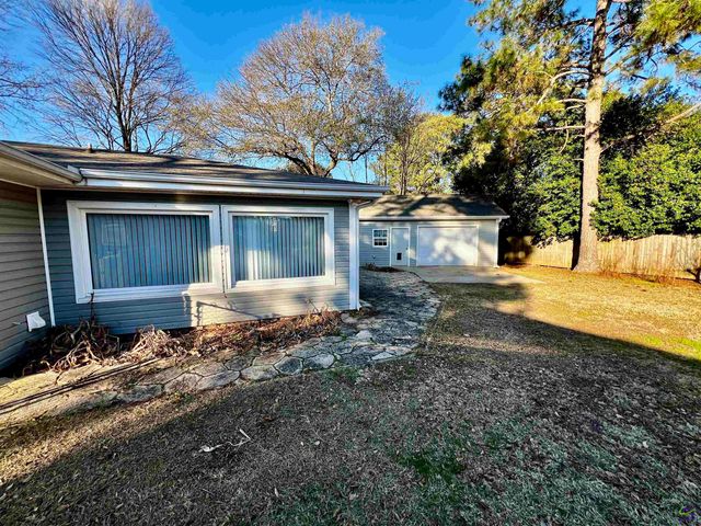 422 Carolina Avenue, Warner Robins, GA 31093