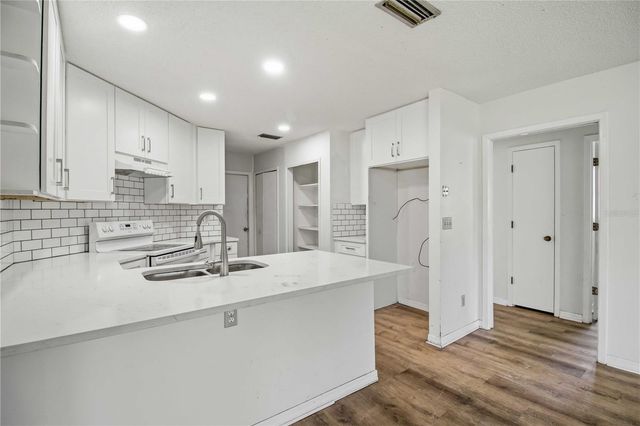 2715 27TH AVENUE DRIVE W, Bradenton, FL 34205