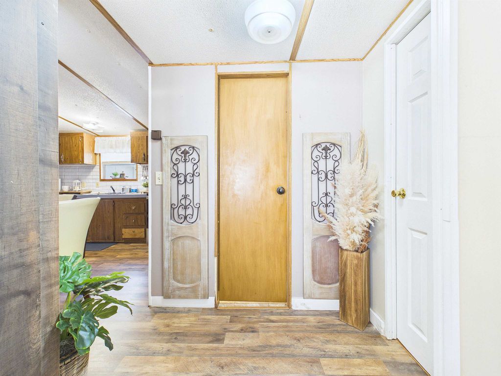 Image 12 of property listing at 2692 Foley Cutoff Road, Perry, FL 32348