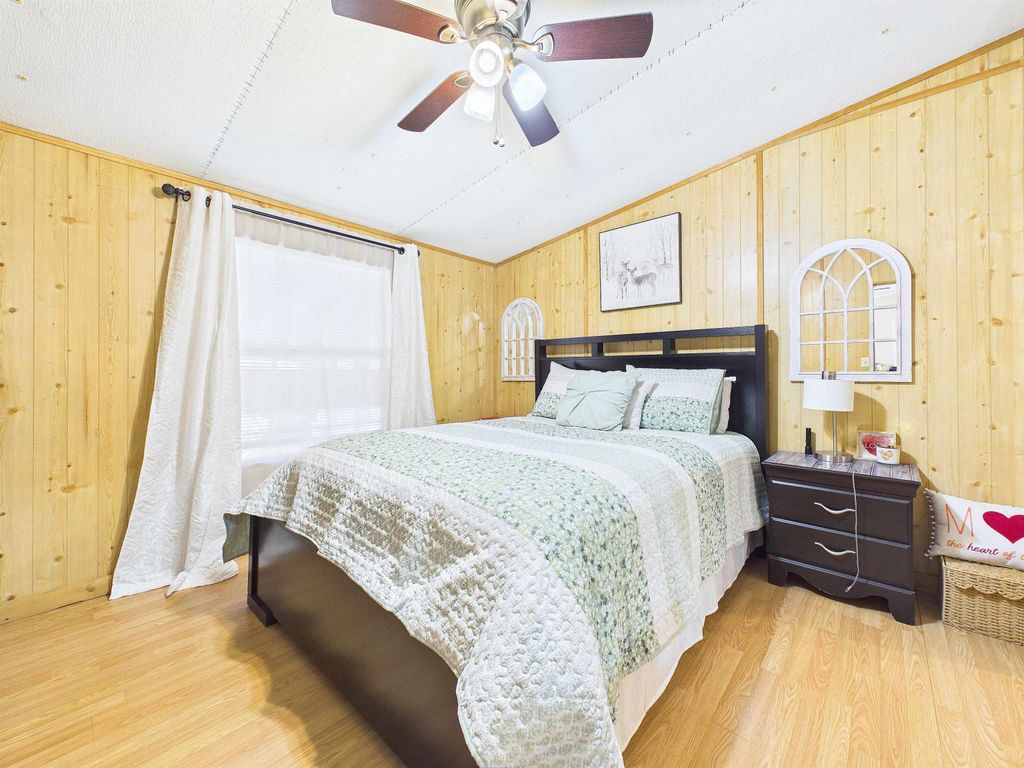 Image 18 of property listing at 2692 Foley Cutoff Road, Perry, FL 32348
